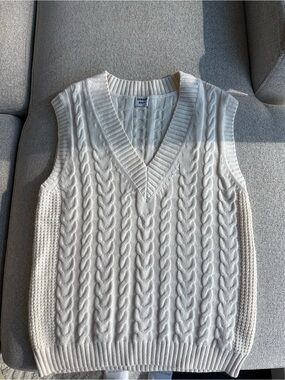 Sunday Best Cream Cable-Knit V-Neck Sweater Vest